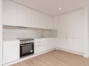 Apartamento Renovado T2 em Almada com Muito Luz Natural