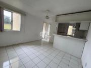 Apartamento semi mobiliado de 2 quartos bem localizado...