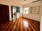 Apartamento semi mobiliado de 2 quartos no Menino Deus!