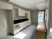 Apartamento semi mobiliado para locação anual com 02...