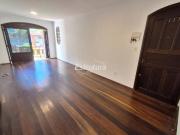 Apartamento semimobiliado de 3 dormitórios com suíte