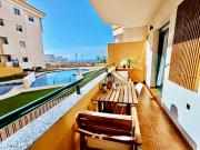 Apartamento seminuevo junto al campo de golf y la playa
