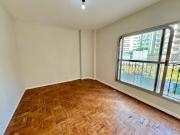 Apartamento sendo um dormitório, uma vaga, próximo a Av...