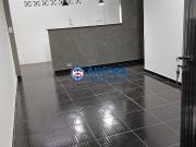 Apartamento sobre loja Jardim Press. Dutra