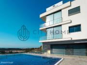 Apartamento T0+1 com piscina garagem vista mar e Marina...