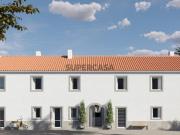 Apartamento T0 com pátio, em Campo de Ourique