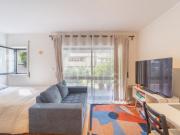 Apartamento T0 com terraço e garagem na Rua Marechal...