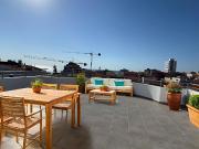 Apartamento T0 com terraço e vistas de mar. Parqueamento...