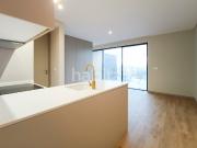 Apartamento T0 com Varanda, Piscina e Estacionamento...