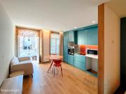 Apartamento T0 remodelado e com varanda, equipado e...