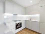 Apartamento T0 sem móveis para arrendamento com garagem...