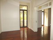 Apartamento T1+1 com garagem, na Rua Castilho, em Lisboa