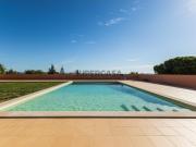 Apartamento T1+1 com Piscina e estacionamento