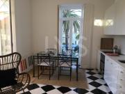 Apartamento T1+1 em palacete na Azarujinha em São João...