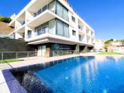 Apartamento T1+1 novo com piscina, vista mar e vista...