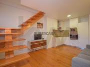 Apartamento T1+1 renovado na Calçada da Bica Grande