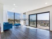 Apartamento T1+2 com piscina garagem vista mar e Marina...