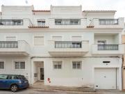 Apartamento T1 + 1 com 1 parqueamento e 2 terraços...