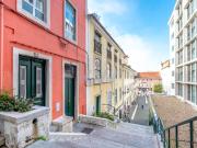 APARTAMENTO T2 NA ENCOSTA DO CASTELO COM VISTA DE RIO E...