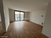 Apartamento T1 ao So Joo