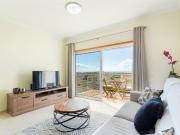 Apartamento T1 central com duas varandas e vista mar...