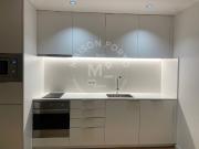 Apartamento T1 com 2 Varandas, Mobilado no Condomínio...