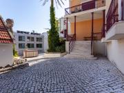 Apartamento T1 com jardim e estacionamento para arrendar...