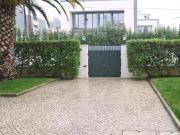 Apartamento T1 com jardim, para arrendar no Estoril