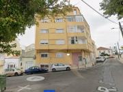 Apartamento T0 com logradouro em Almada