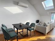 Apartamento T1 com mveis para arrendamento na Lapa
