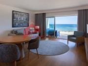 Apartamento T1 com parqueamento e vista mar Sesimbra