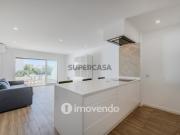 Apartamento T1 com parqueamento, em condomínio com...