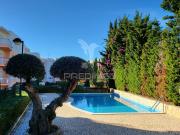 Apartamento T1 com piscina e garagem perto da praia da Rocha