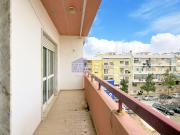 Apartamento T1 com projecto para transformar em T2