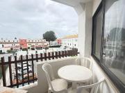 Apartamento T1 com varanda em condomínio com piscina, a...