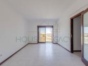 Apartamento T1 com varanda Monte dos Burgos