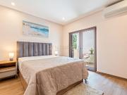 Apartamento T1 completamente remodelado com 2 varandas