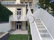 Apartamento T1 de luxo, com hall de entrada, sala...