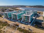 Apartamento T1 de luxo em prédio frente o mar