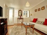 Apartamento T1 Duplex no Coração do Castelo em Lisboa