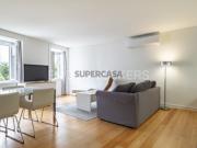 Elegante e luminoso T1 com Estacionamento junto ao Campo...