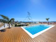 Apartamento T1 novo com piscina e garagem em Alvor