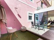 Apartamento T1 para arrendamento com móveis em Alcantara