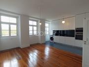 APARTAMENTO T1, PRIMEIRA LINHA DE RIO COM VISTAS DESAFOGADAS