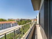 Apartamento T1 remodelado, equipado e com varandas em...