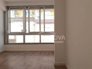 Apartamento T1 remodelado na Rua da Beneficência,...
