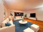 Apartamento T1 sem mobílias com Box localizado na...