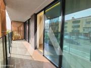 Apartamento T1 semi novo com lugar de garagem em So Bernardo