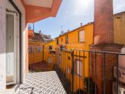 Apartamento T1 com varanda e elevador junto ao Martim...