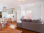 Apartamento T1 totalmente mobilado, renovado, sem elevador